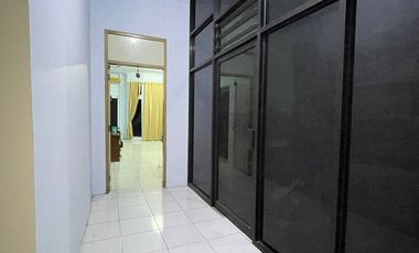 Dijual atau Disewakan  Ruko Adiyaksa Baru  5 X 19,25 Lantai 2 &3 ukr 5X22 3 Lantai Listrik 3.500 Sewa RP. 110 JT Perthn Minimal 2 th Jual Rp. 4 M Nego
