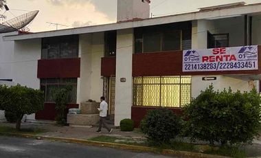 RENTA DE CASA EN ESQUINA PARA OFICINA, DESPACHOS CONTABLES, ACADEMIA, CONSULTORIO EN EL MIRADOR EN PUEBLA .