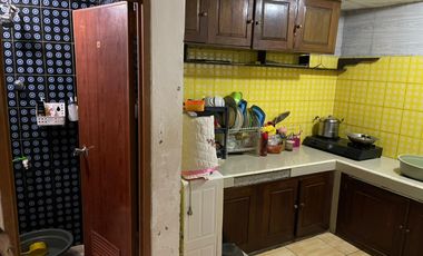 Rumah Plus Kontrakan 6 Pintu, Harga Murah, Dijual Cepat di Limo - Cinere, Depok