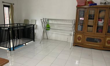 Rumah Plus Kontrakan 6 Pintu, Harga Murah, Dijual Cepat di Limo - Cinere, Depok