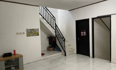 Rumah Plus Kontrakan 6 Pintu, Harga Murah, Dijual Cepat di Limo - Cinere, Depok