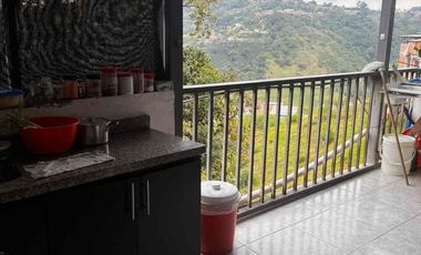 SE VENDE CASA CON SOLAR EN EL DESCHACHE VILLAMARÍA