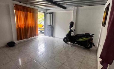SE VENDE CASA CON SOLAR EN EL DESCHACHE VILLAMARÍA