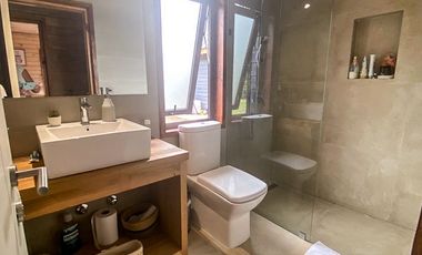 ARRIENDO DE VERANO · CASA PARA 15 PERSONAS DE ALTO LUJO EN EXCLUSIVO CONDOMINIO CON PLAYA PRIVADA · LAGO RANCO