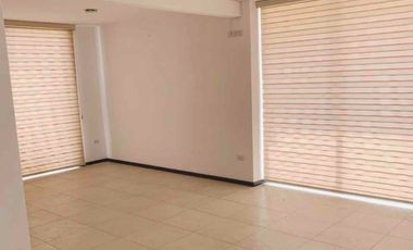 Renta Casa en esquina en Lomas de Angelópolis
