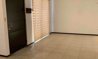 Renta Casa en esquina en Lomas de Angelópolis