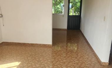 Renta de casa en Acatitlan con amplio jardín