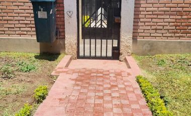 Vendo casa altura 20 Av Colonial