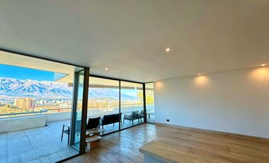 Exclusivo Departamento Remodelado en Lo Curro con Piscina Privada y Vista Panorámica