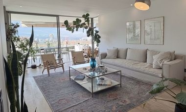 Exclusivo Departamento Remodelado en Lo Curro con Piscina Privada y Vista Panorámica