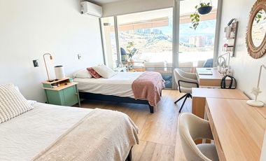 Exclusivo Departamento Remodelado en Lo Curro con Piscina Privada y Vista Panorámica