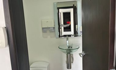 Hermosa oficina en la 72 en arriendo
