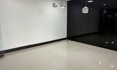 Hermosa oficina en la 72 en arriendo