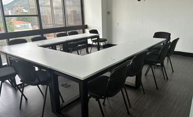 Hermosa oficina en la 72 en arriendo
