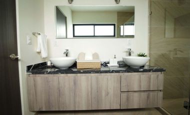 Casa en Venta en Condominio, con CASA CLUB en San Lorenzo Coacalco, Metepec, Estado de México