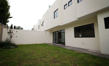 Casa en Venta en Condominio, con CASA CLUB en San Lorenzo Coacalco, Metepec, Estado de México
