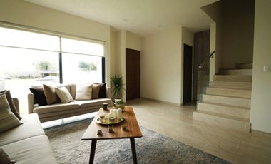 Casa en Venta en Condominio, con CASA CLUB en San Lorenzo Coacalco, Metepec, Estado de México