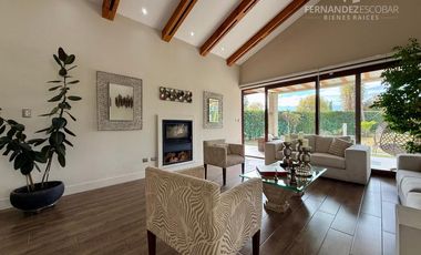 RINCONADA - VENDE CASA 4D 5B PISCINA - COND. LOS PLACERES