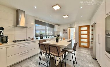 RINCONADA - VENDE CASA 4D 5B PISCINA - COND. LOS PLACERES