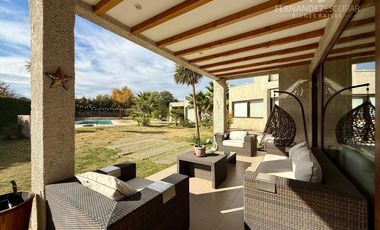 RINCONADA - VENDE CASA 4D 5B PISCINA - COND. LOS PLACERES