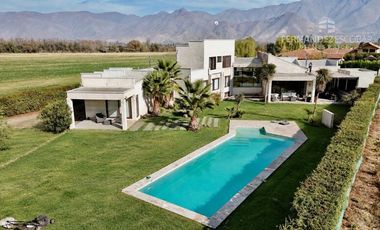 RINCONADA - VENDE CASA 4D 5B PISCINA - COND. LOS PLACERES