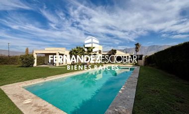 RINCONADA - VENDE CASA 4D 5B PISCINA - COND. LOS PLACERES