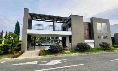 Alquilo Casa en conjunto