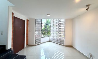 Extraordinaria casa remodelada de 152 m2, 3 Alcobas, 3 baños y estudio en Veracruz Conjunto Residencial. Tulipanes. Dosquebradas.