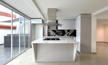 Extraordinaria casa remodelada de 152 m2, 3 Alcobas, 3 baños y estudio en Veracruz Conjunto Residencial. Tulipanes. Dosquebradas.