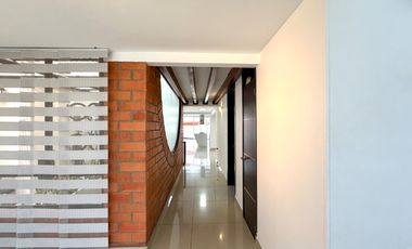 Extraordinaria casa remodelada de 152 m2, 3 Alcobas, 3 baños y estudio en Veracruz Conjunto Residencial. Tulipanes. Dosquebradas.
