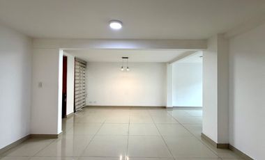 Extraordinaria casa remodelada de 152 m2, 3 Alcobas, 3 baños y estudio en Veracruz Conjunto Residencial. Tulipanes. Dosquebradas.