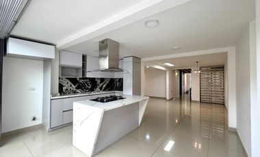 Extraordinaria casa remodelada de 152 m2, 3 Alcobas, 3 baños y estudio en Veracruz Conjunto Residencial. Tulipanes. Dosquebradas.
