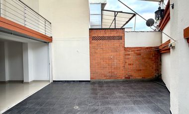 Extraordinaria casa remodelada de 152 m2, 3 Alcobas, 3 baños y estudio en Veracruz Conjunto Residencial. Tulipanes. Dosquebradas.