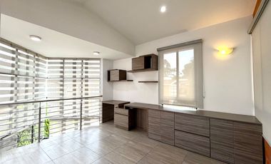 Extraordinaria casa remodelada de 152 m2, 3 Alcobas, 3 baños y estudio en Veracruz Conjunto Residencial. Tulipanes. Dosquebradas.