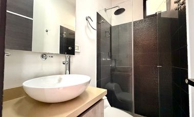 Extraordinaria casa remodelada de 152 m2, 3 Alcobas, 3 baños y estudio en Veracruz Conjunto Residencial. Tulipanes. Dosquebradas.