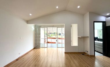 Extraordinaria casa remodelada de 152 m2, 3 Alcobas, 3 baños y estudio en Veracruz Conjunto Residencial. Tulipanes. Dosquebradas.