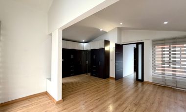 Extraordinaria casa remodelada de 152 m2, 3 Alcobas, 3 baños y estudio en Veracruz Conjunto Residencial. Tulipanes. Dosquebradas.