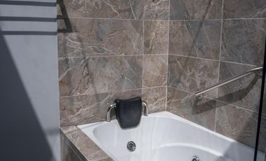 Oportunidad Única de Negocio Exclusiva Casa en Antawara Reservado