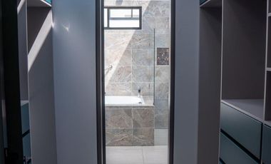 Oportunidad Única de Negocio Exclusiva Casa en Antawara Reservado