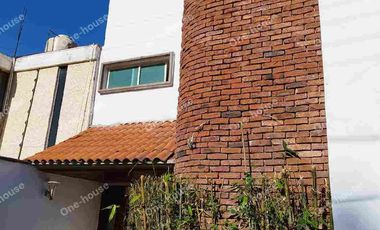 RENTA DE CASA EN SANTA MÓNICA MUY CERCA DE PERIFÉRICO