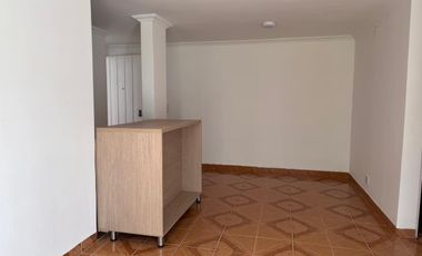 CONFORTABLE APARTAMENTO EN VENTA EN EL CARMELO, BELLO, CON VISTA A ZONA VERDE