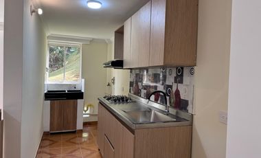 CONFORTABLE APARTAMENTO EN VENTA EN EL CARMELO, BELLO, CON VISTA A ZONA VERDE
