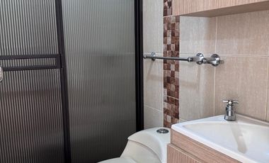 CONFORTABLE APARTAMENTO EN VENTA EN EL CARMELO, BELLO, CON VISTA A ZONA VERDE