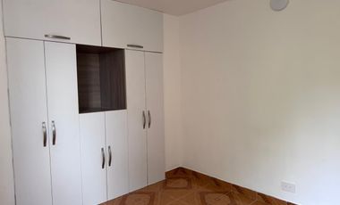 CONFORTABLE APARTAMENTO EN VENTA EN EL CARMELO, BELLO, CON VISTA A ZONA VERDE