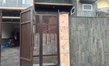 Rumah Mewah 3 Lantai dengan Kolam Renang Pribadi di Tanjung Priok, Jakarta Utara