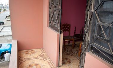 VENTA DE CASA EN AV. UNIVERSITARIA – COMAS