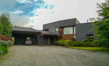 Arriendo de 2 Casas Exclusivas en Lago Ranco, Futrono: Capacidad para 14 Personas cada una, en Condominio Privado con playa y marina