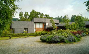 Arriendo de 2 Casas Exclusivas en Lago Ranco, Futrono: Capacidad para 14 Personas cada una, en Condominio Privado con playa y marina