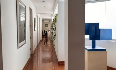 Venta - Dpto Exclusivo Frente a Parque - 2° Piso - 316 m² - Terraza Techada - 3 Dorm. - 3 Cocheras