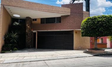 CASA EN RENTA ZONA UNIVERSITARIA